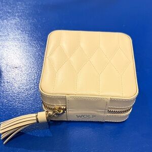 Wolf Caroline Cream Leather Zip Travel Case Jewelry Box